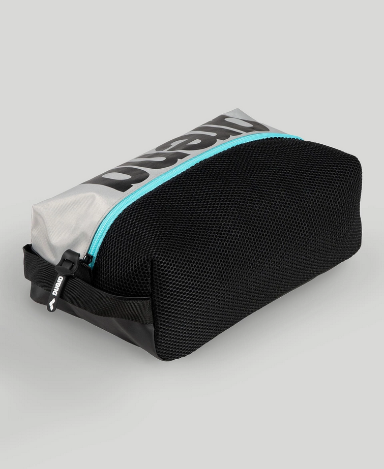 Arena Spiky III Pocket Bag